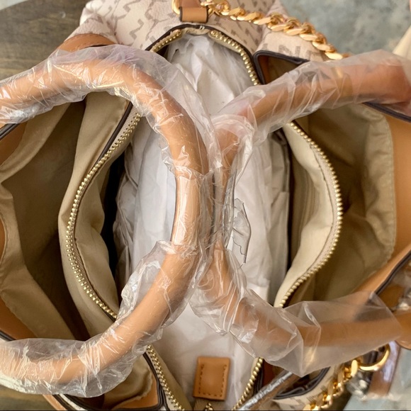 Jones New York Signature Handbag - Picture 7 of 11